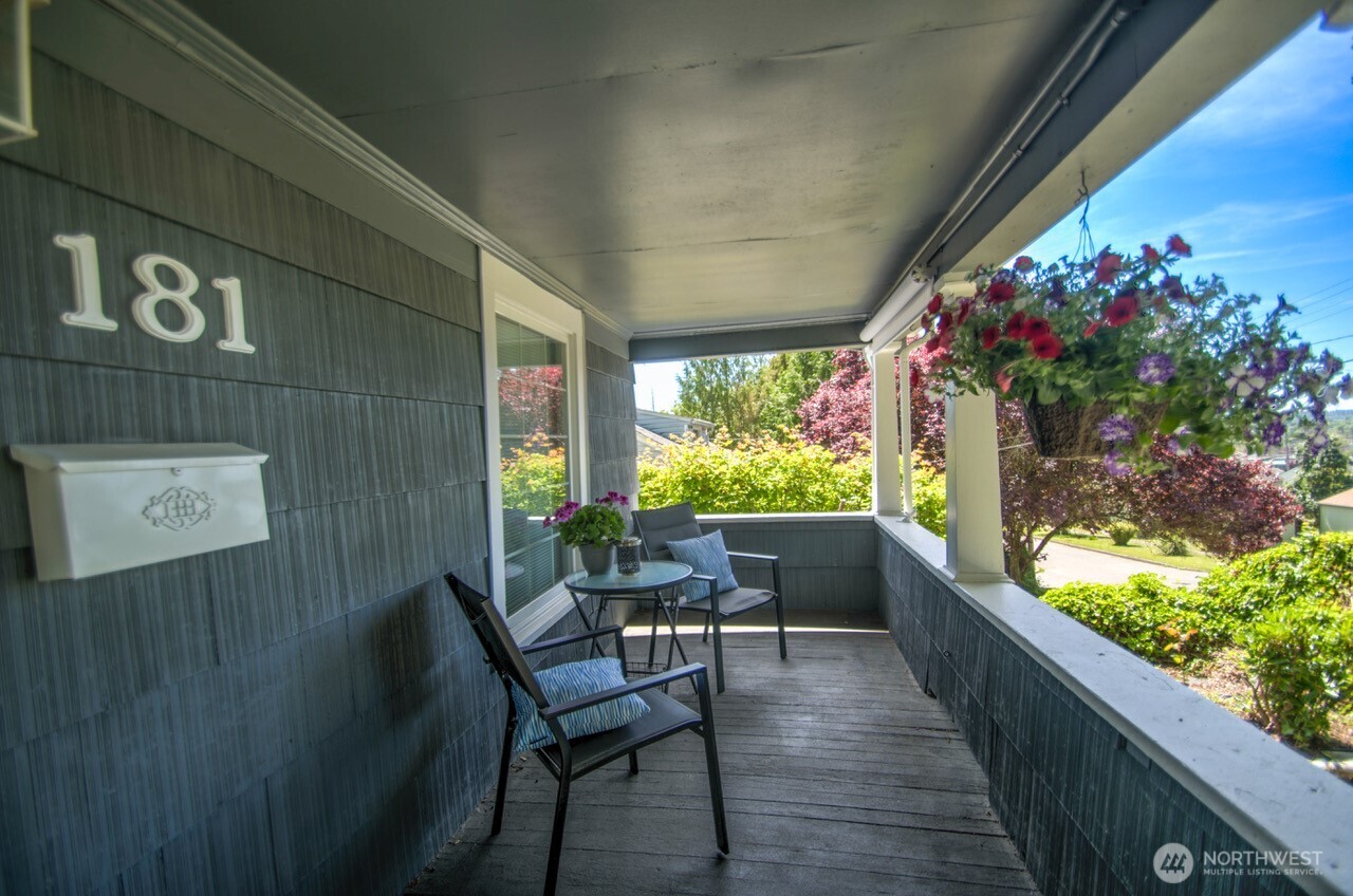 181 SE 9th Street
