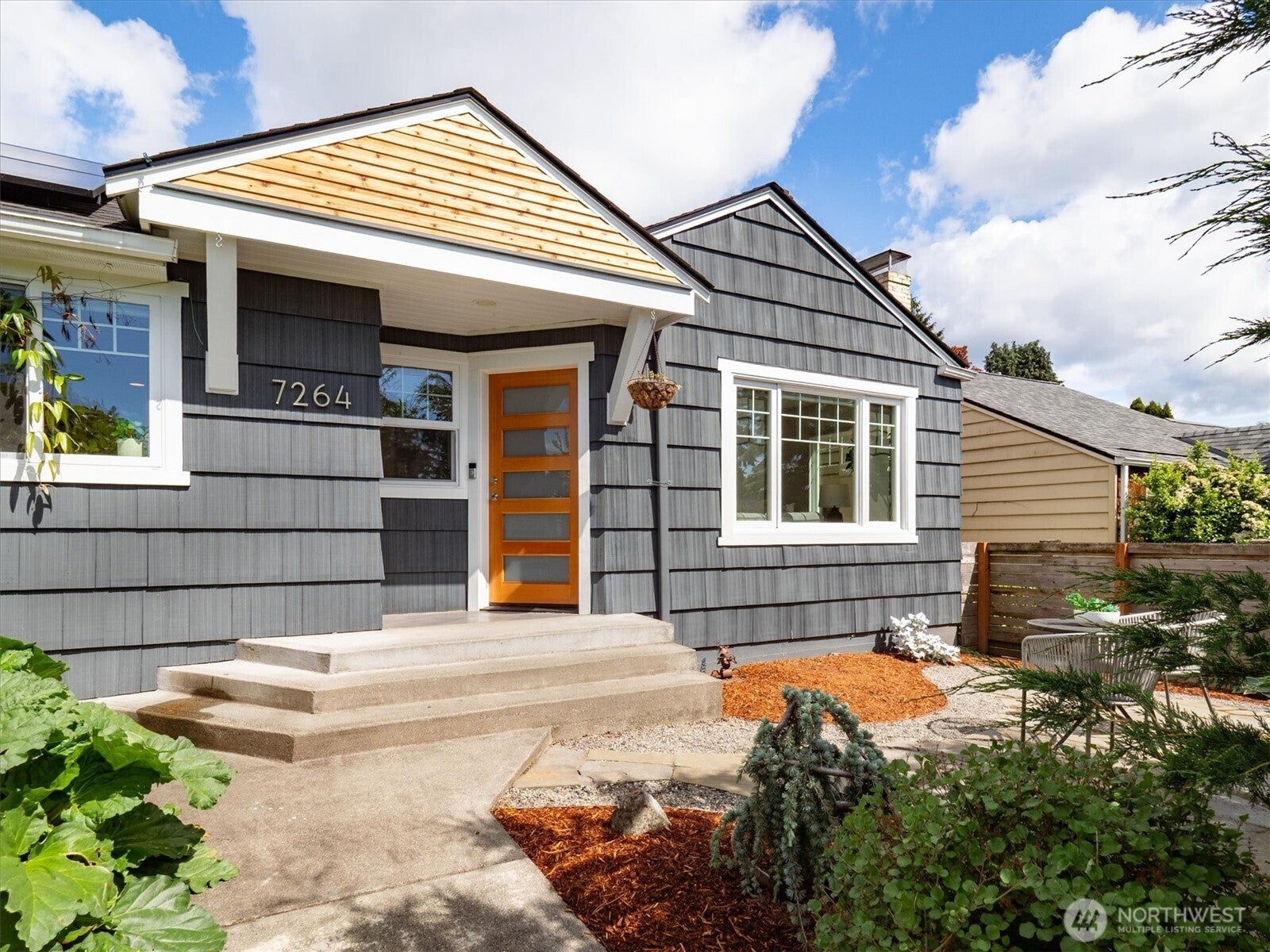 7264 27th Avenue NE