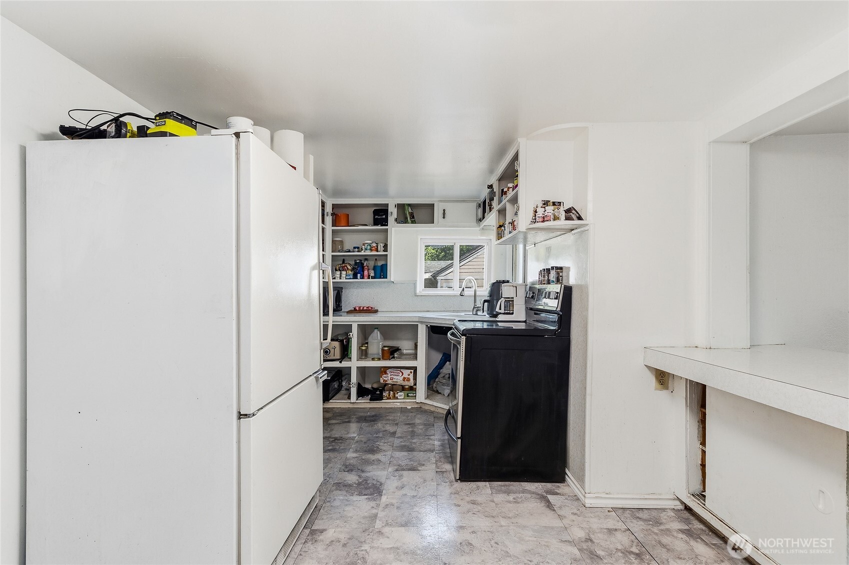 828 Edgewood