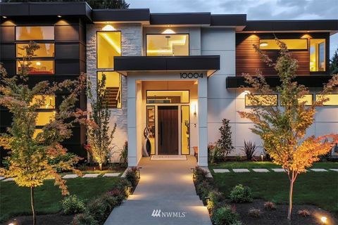 10004 NE 28th Place Bellevue WA 98004