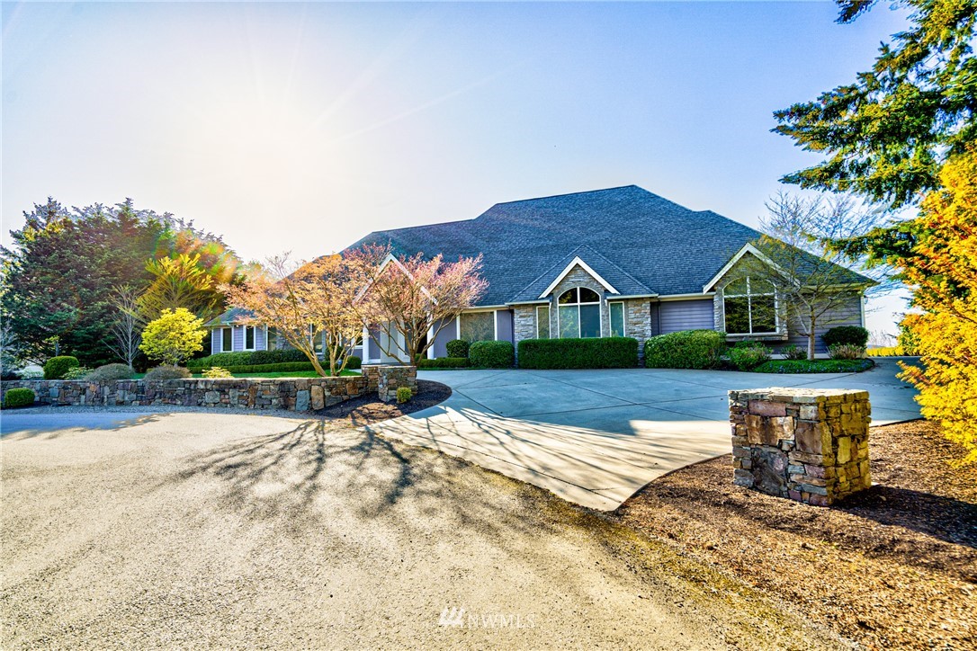 3985 Bay Lane