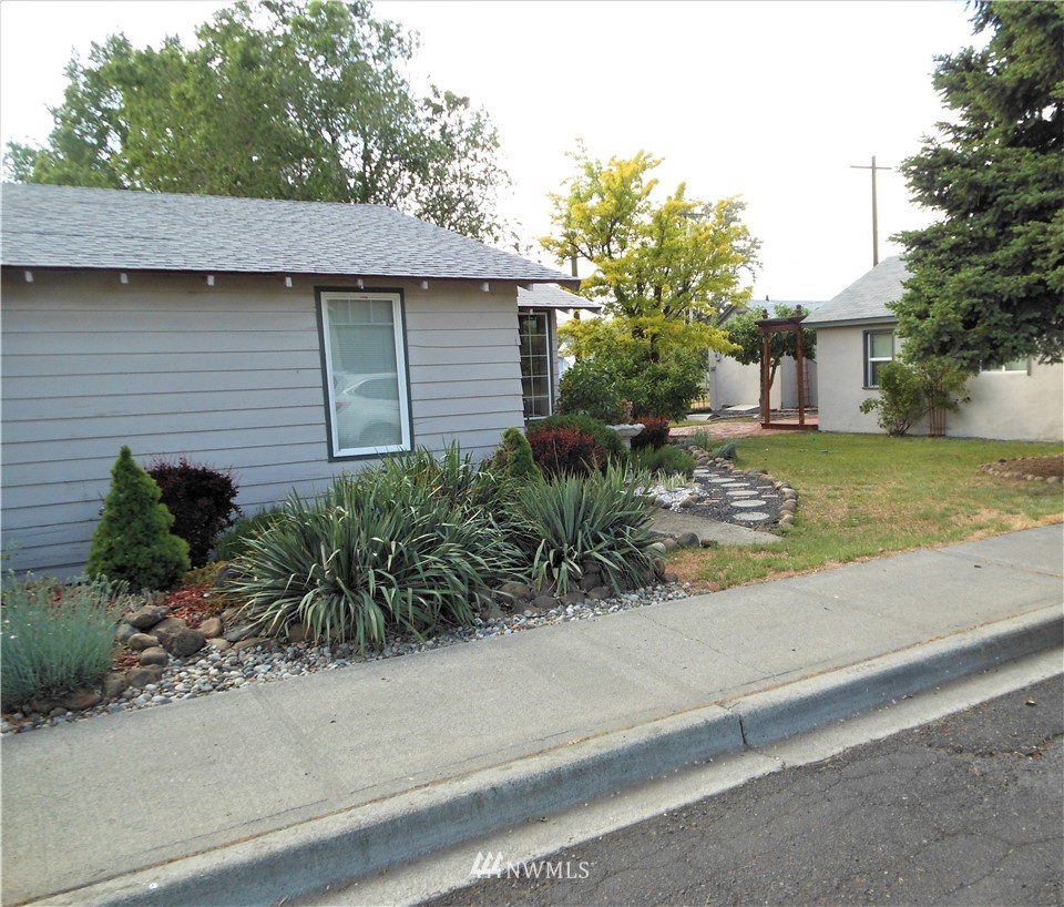 111 N Elder Street