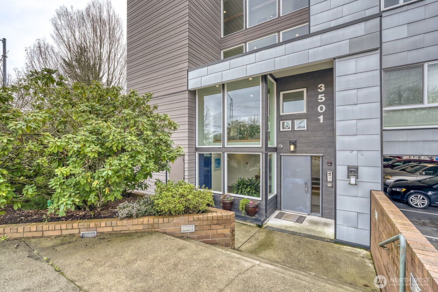 3501 SW Holden Street 303