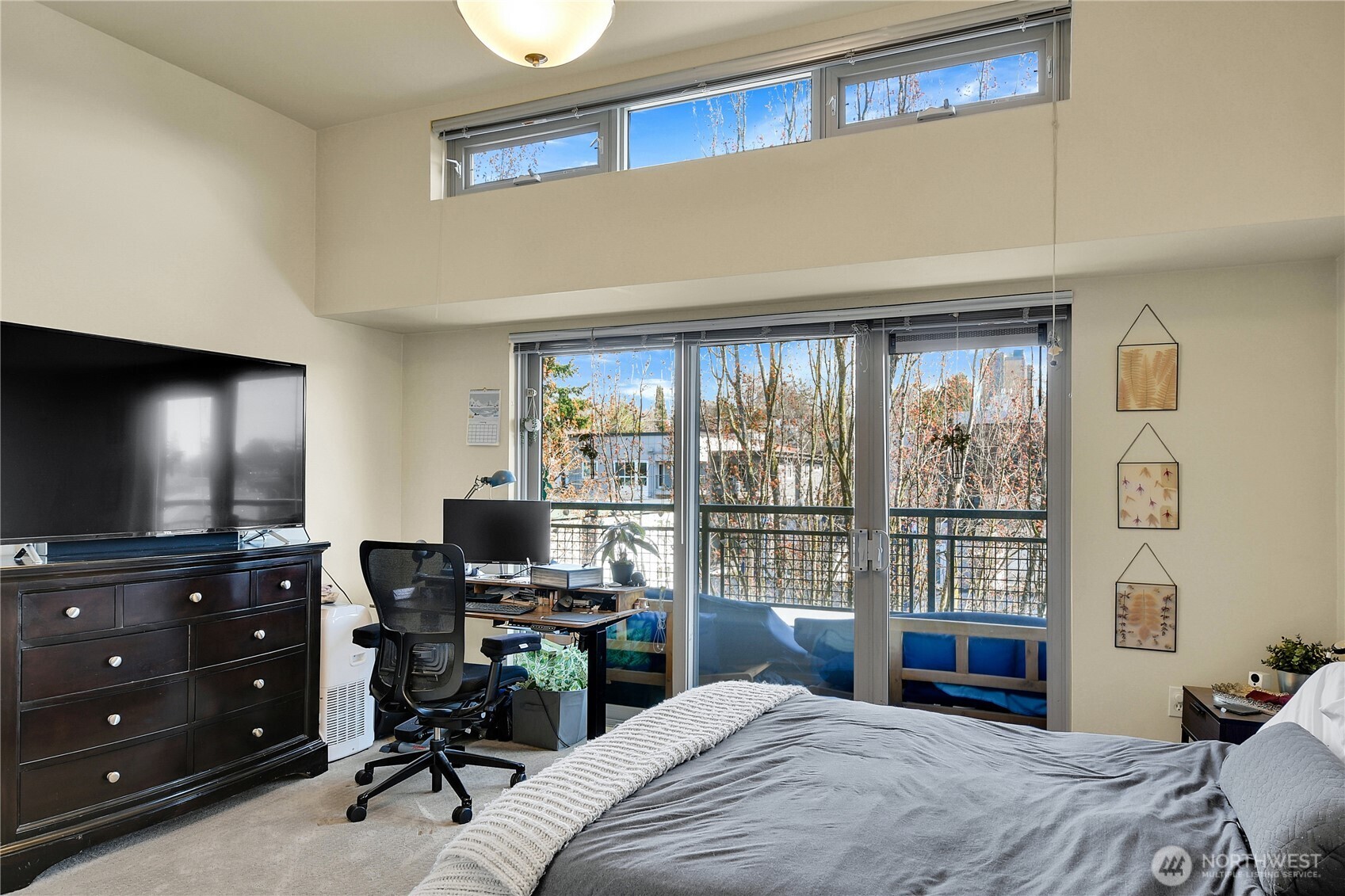 530 Broadway E 328