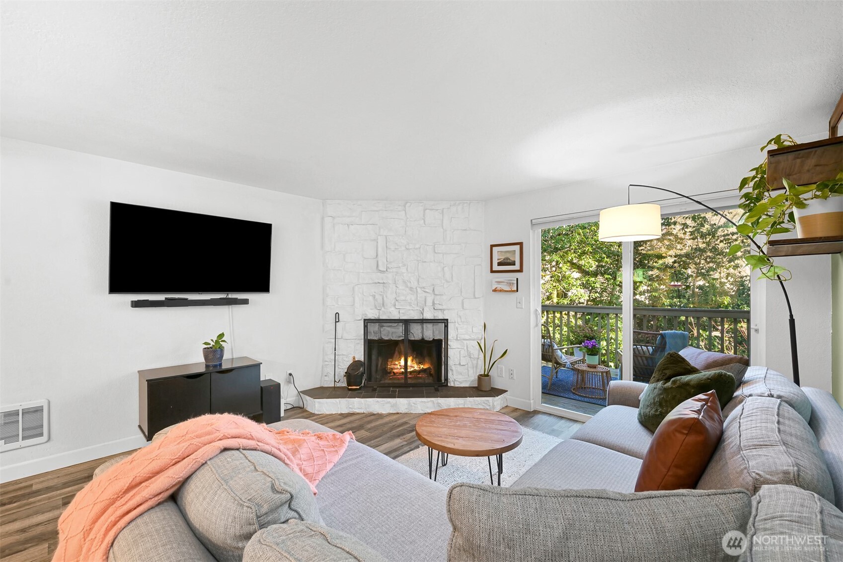 1305 W Clearbrook Drive 22