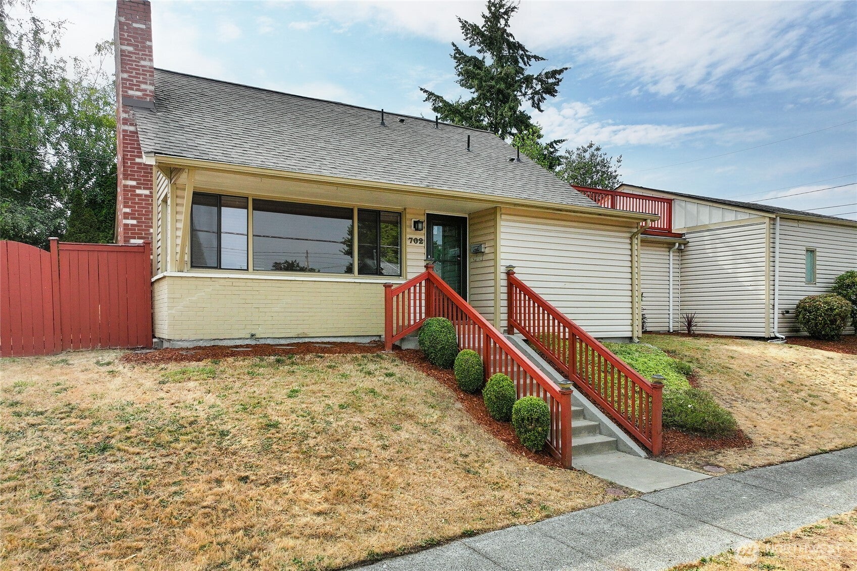 702 N Mullen Street