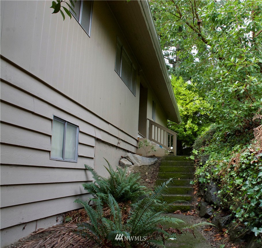 6430 NE 129th