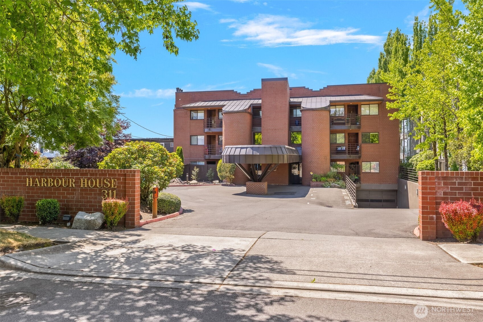 311 2nd St. S 302