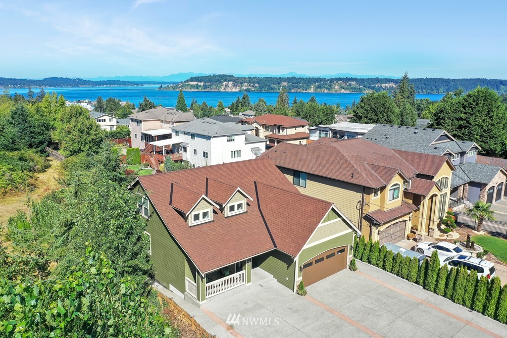 2010 Crystal Springs Road W