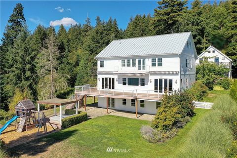 424 Foxfire Road Fox Island WA 98333