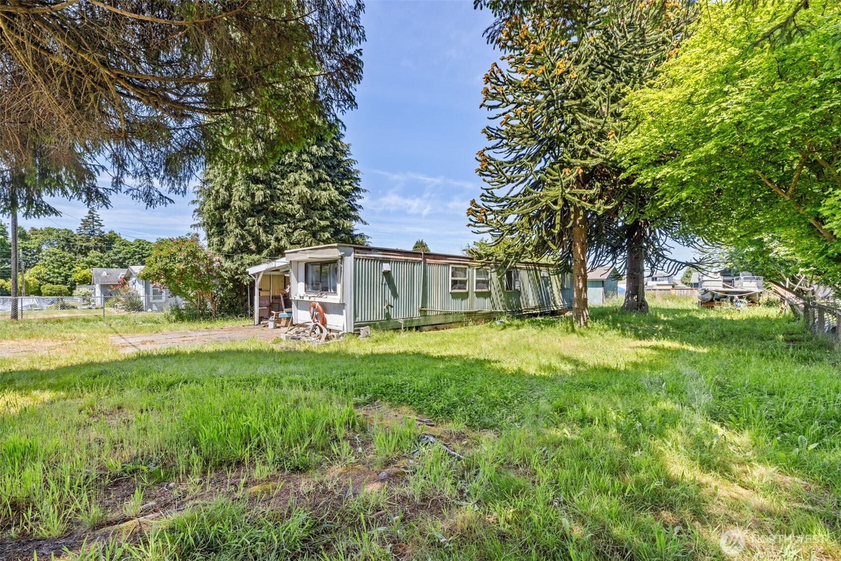 2013 E 4th Avenue