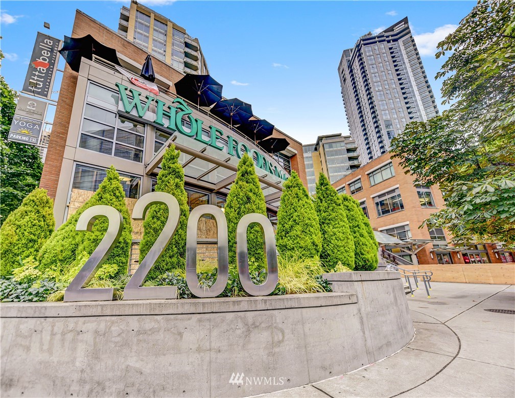 910 Lenora Street S1210