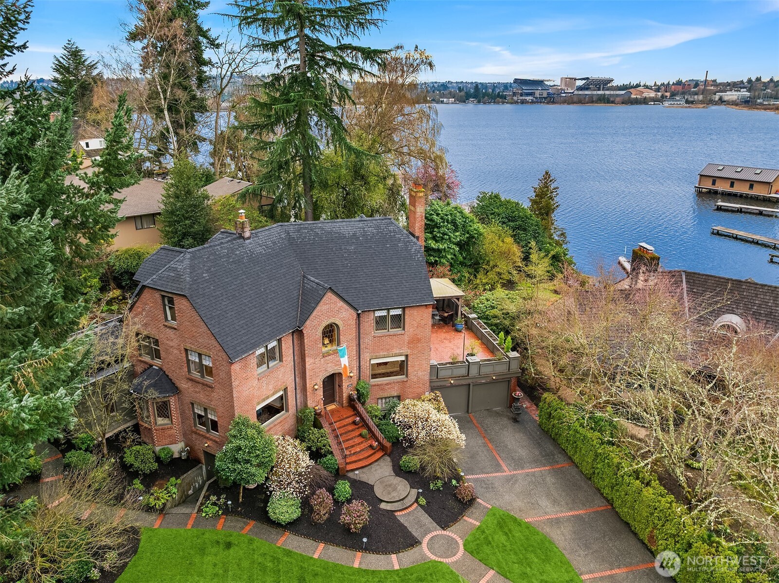 3333 43rd Avenue NE