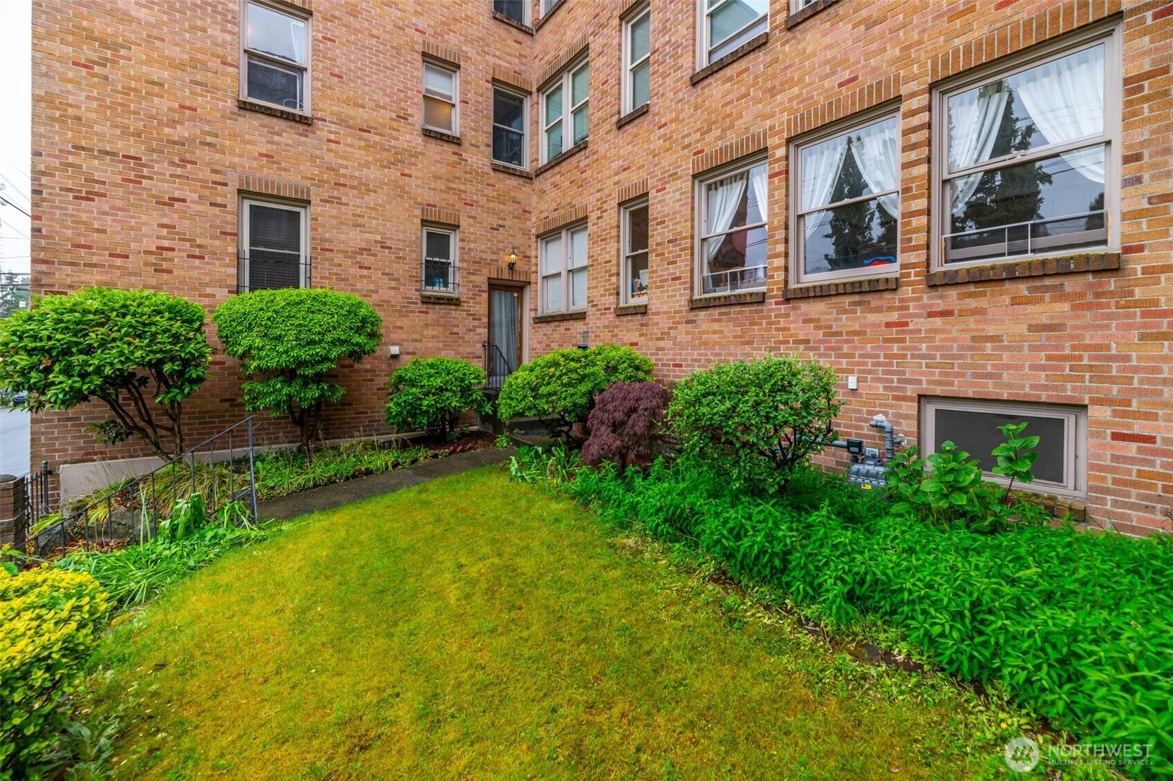 1427 3rd Avenue W 8