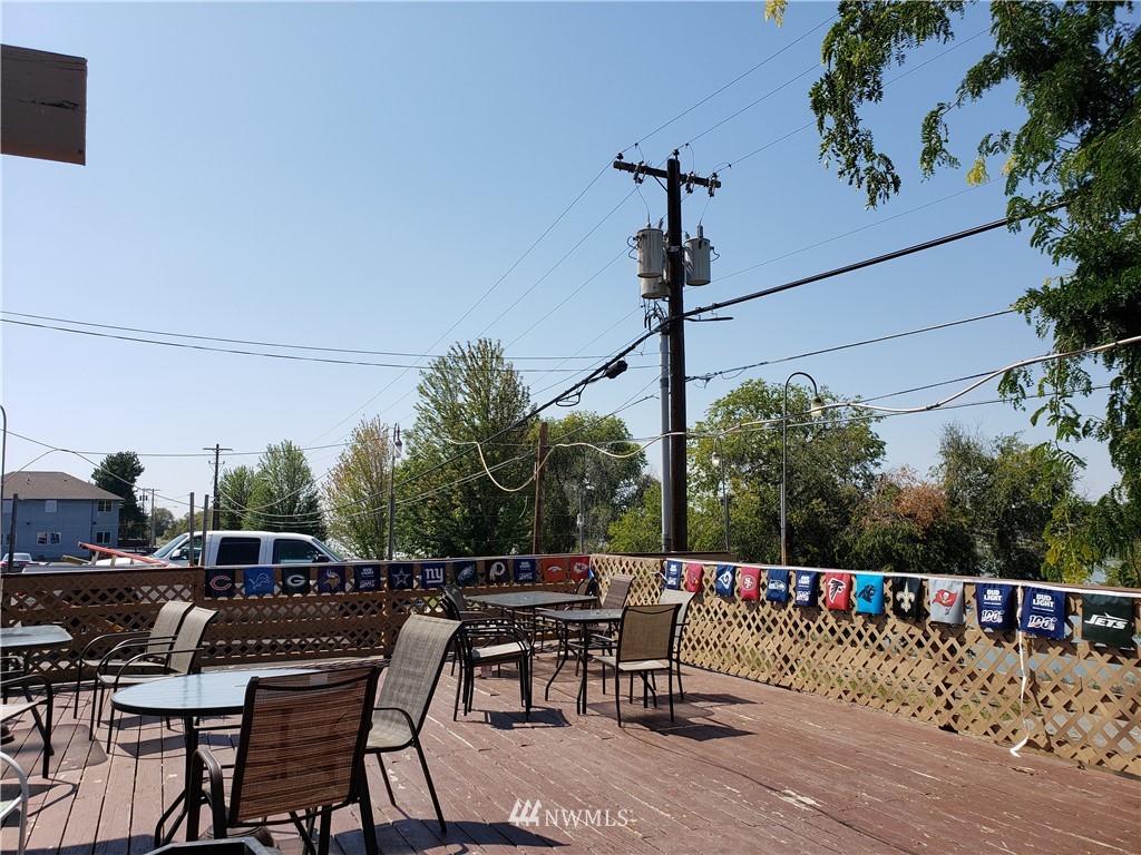 302 W Broadway Avenue