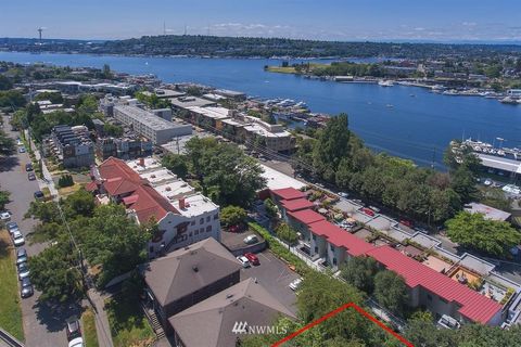 2927 Franklin Avenue E 1 & 2 Seattle WA 98102