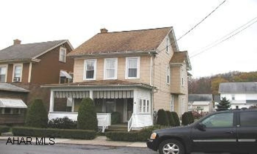 Very nice 2 1/2 story, 4 bedroom home. 1 1/2 baths. New furnace. Thermopane windows. 1 car garage with carport. Very nice 2 1/2 story, 4 bedroom home. 1 1/2 baths. New furnace. Thermopane windows. 1 car garage with carport.