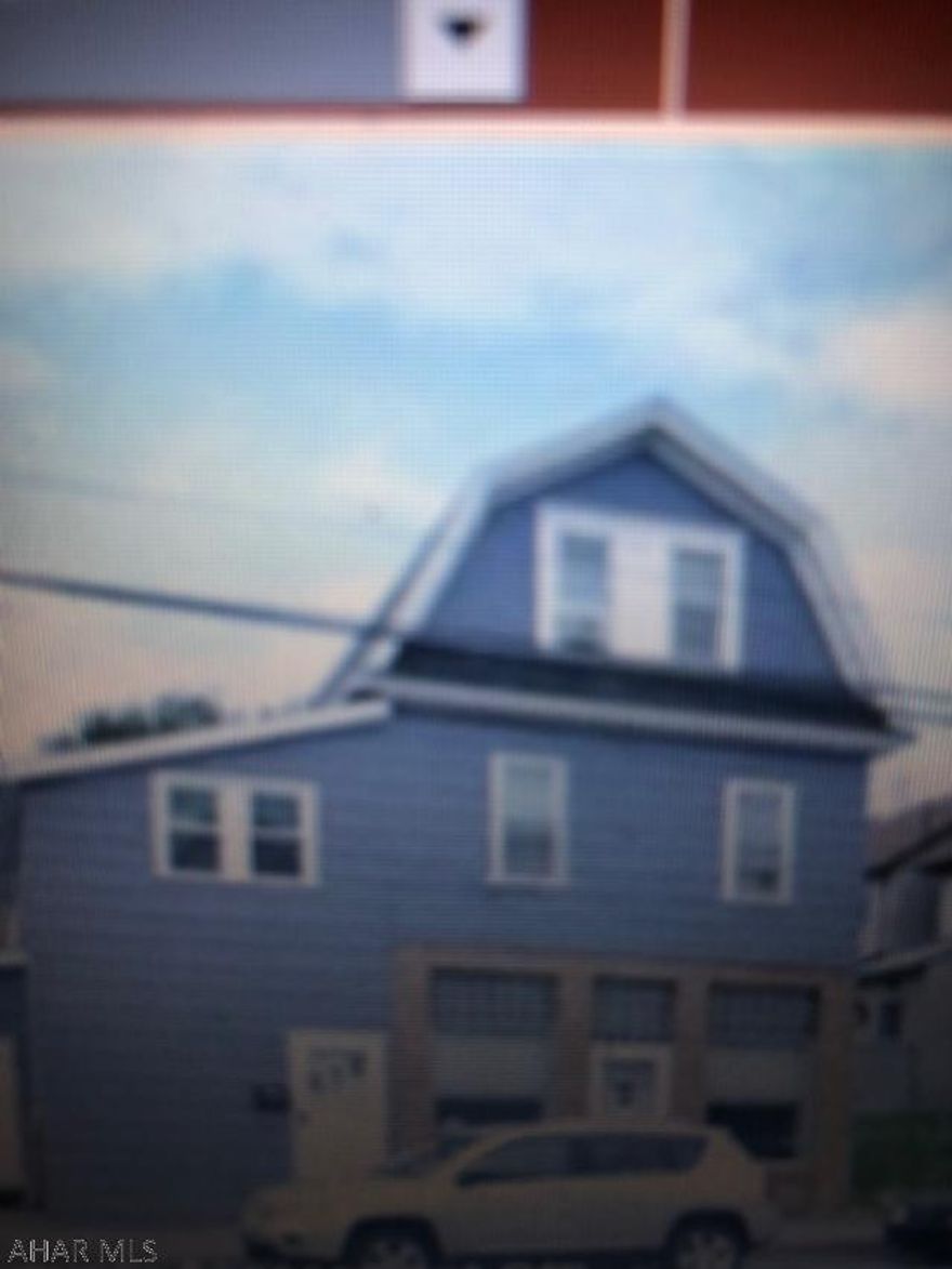 Well maintained duplex.  Good Rental history.  Student approved.