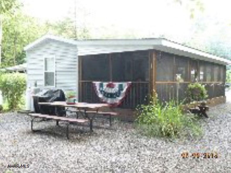 Great seasonal get-away! Sit back & relax on the lovely screened deck. Fully furnished, move-in condition w/ all the amenities of Glendale Yearound. Minutes from State game lands & Prince Gallitzin State Park