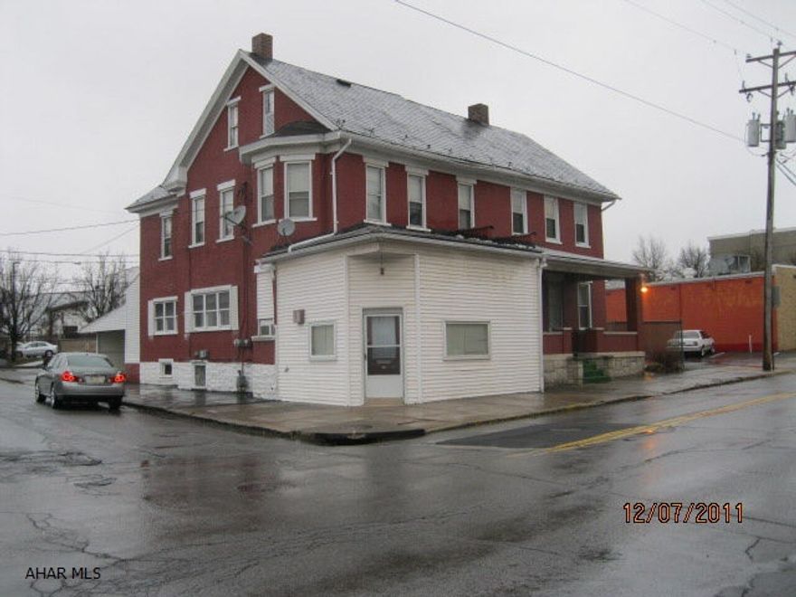 2 tenants 2nd floor $450/mo + electric. 1st floor large 2BR apt with 2BA.