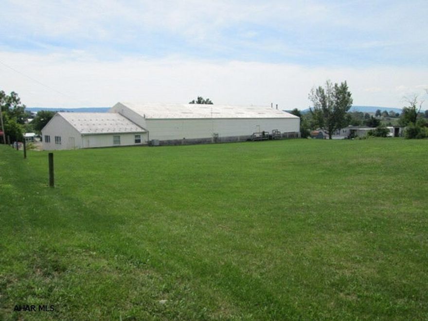 Large private building lot in Martinsburg.  Many possibilities.