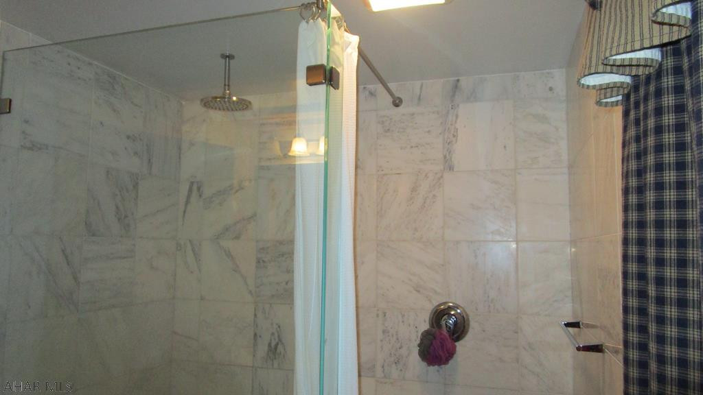 Glendale Yearound - Residential