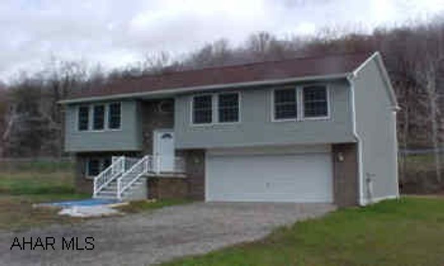 Brickwood Estates/ New Construction/Deed Restrictions/Brick&Vinyl/Family Room/Must See!