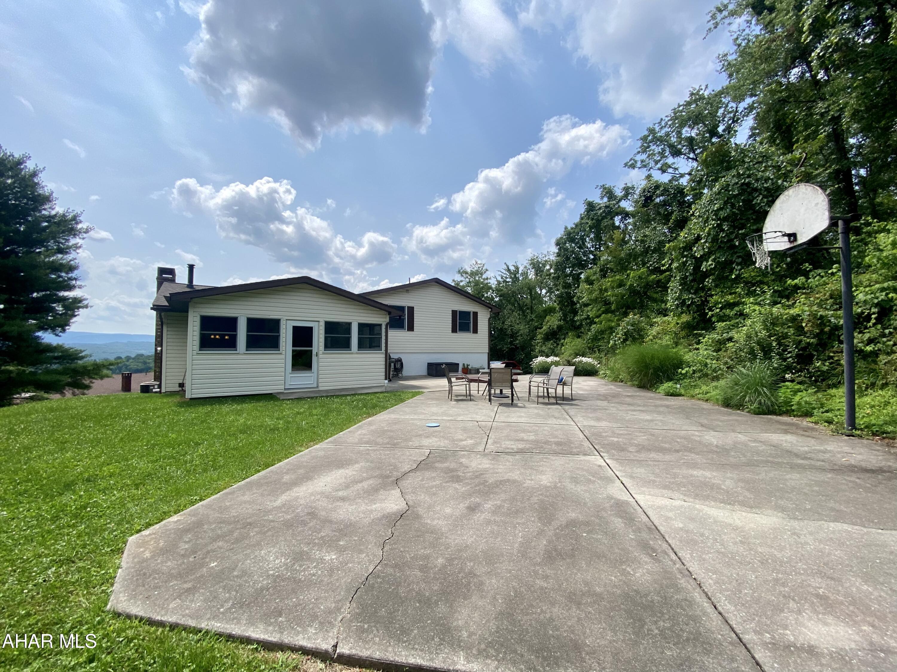 Maple Hollow - Residential