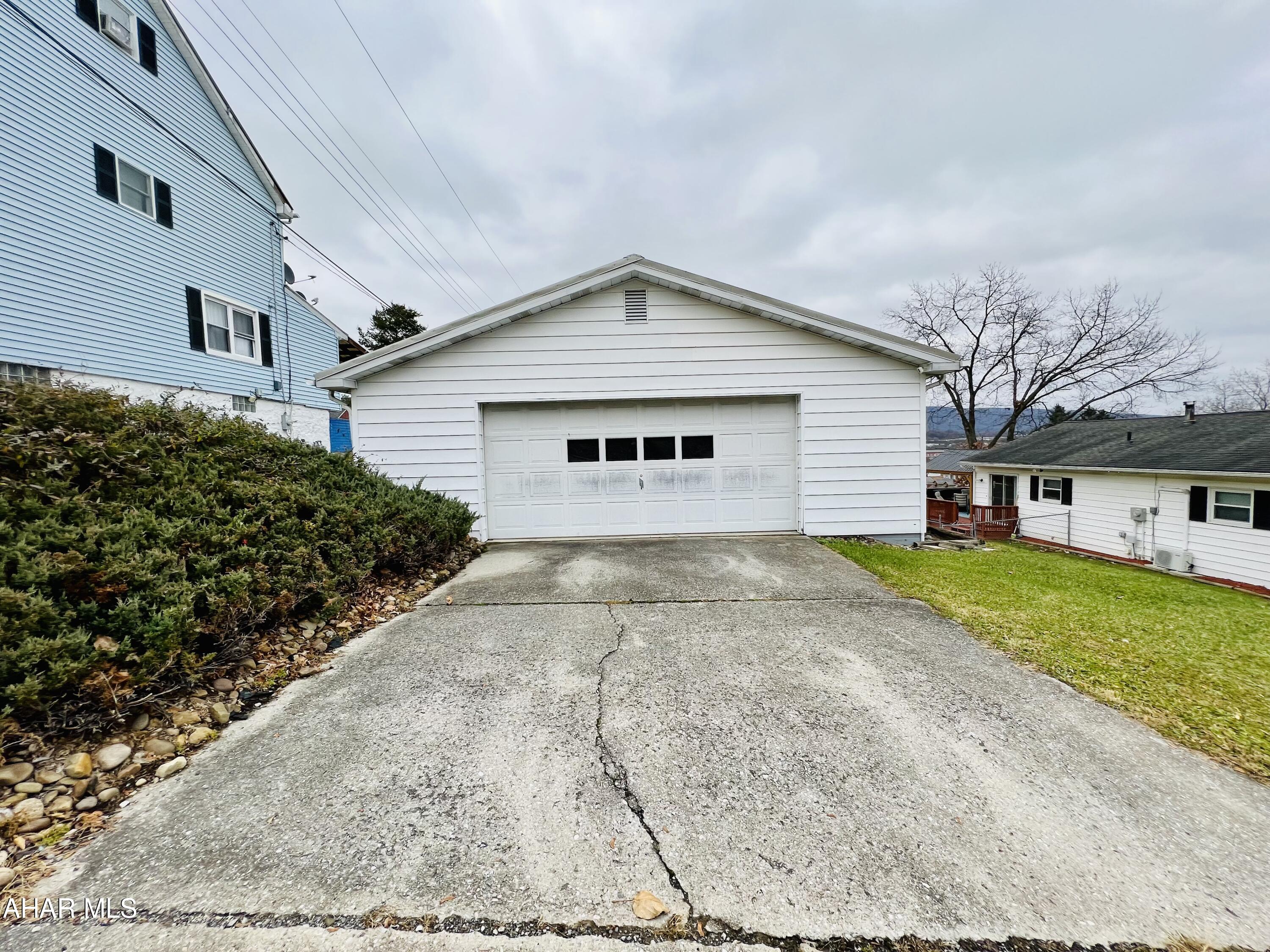 Juniata - Residential