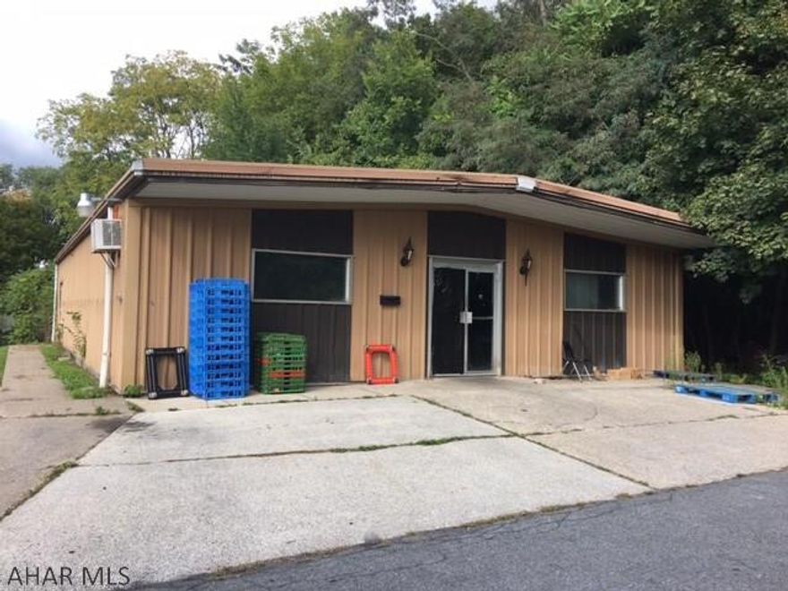 Great opportunity offering multiple uses! Some equipment may be negotiable. Flat lot, steel building, dead end street.