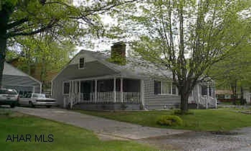 24 Hour Notice! Spacious 4 Bed, living room, w/fireplace, 3rd bed used as formal dining room, Hardwood floors, det garage, on large corner lot.