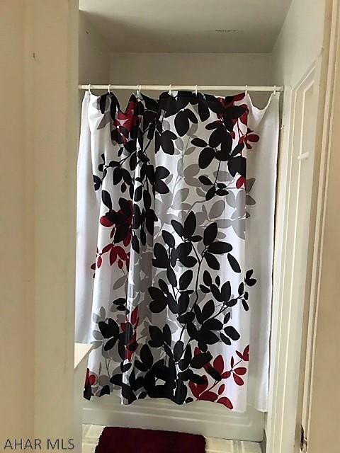 Unknown - Residential Lease