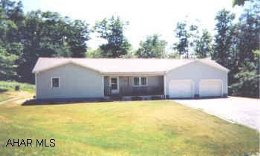 GREAT FOUR YEAR OLD 3 BEDROOM RANCHER ON 1 ACRE.  QUALITY BUILT HOME.  FANTASTIC COUNTRY SETTING.  A MUST SEE!