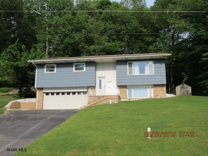 Very nice Bi Level on 100 x 115 located on a dead end street. 4 Bedrooms, 1 3/4 baths. Newly updated kitchen with granite counters and stainless appliances. Beautiful hardwood floors. Oversized living room with a view! Private Trex deck backing up to the woods. New roof in 2009. Laundry conveniently located off kitchen. Great home!