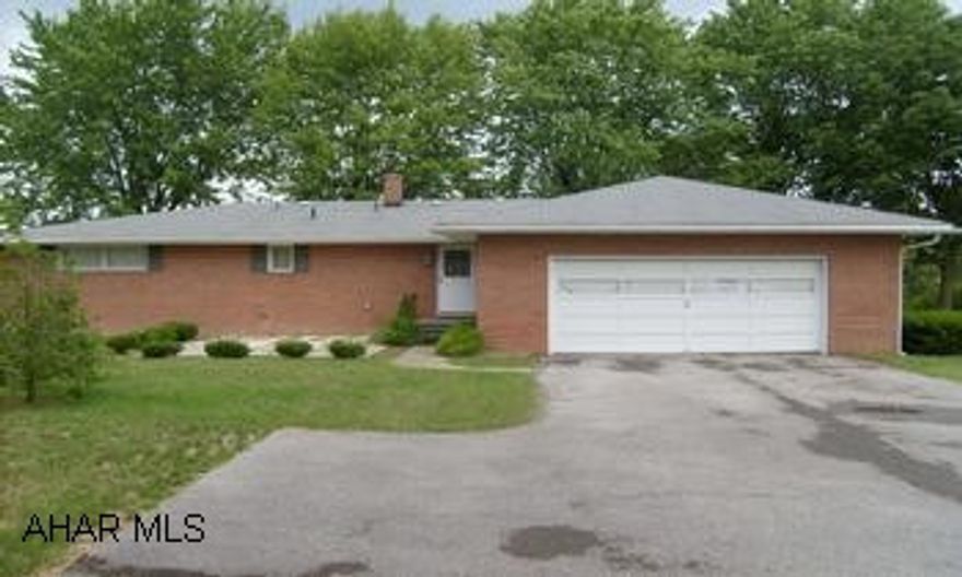 One story brick house with two car attached garage right beside golf course.  Seller is providing $10,000 concession for interior work to be held in escrow.  ***Buyers must be pre-qualified with documention in order to view this home.  This is per Seller's request.****