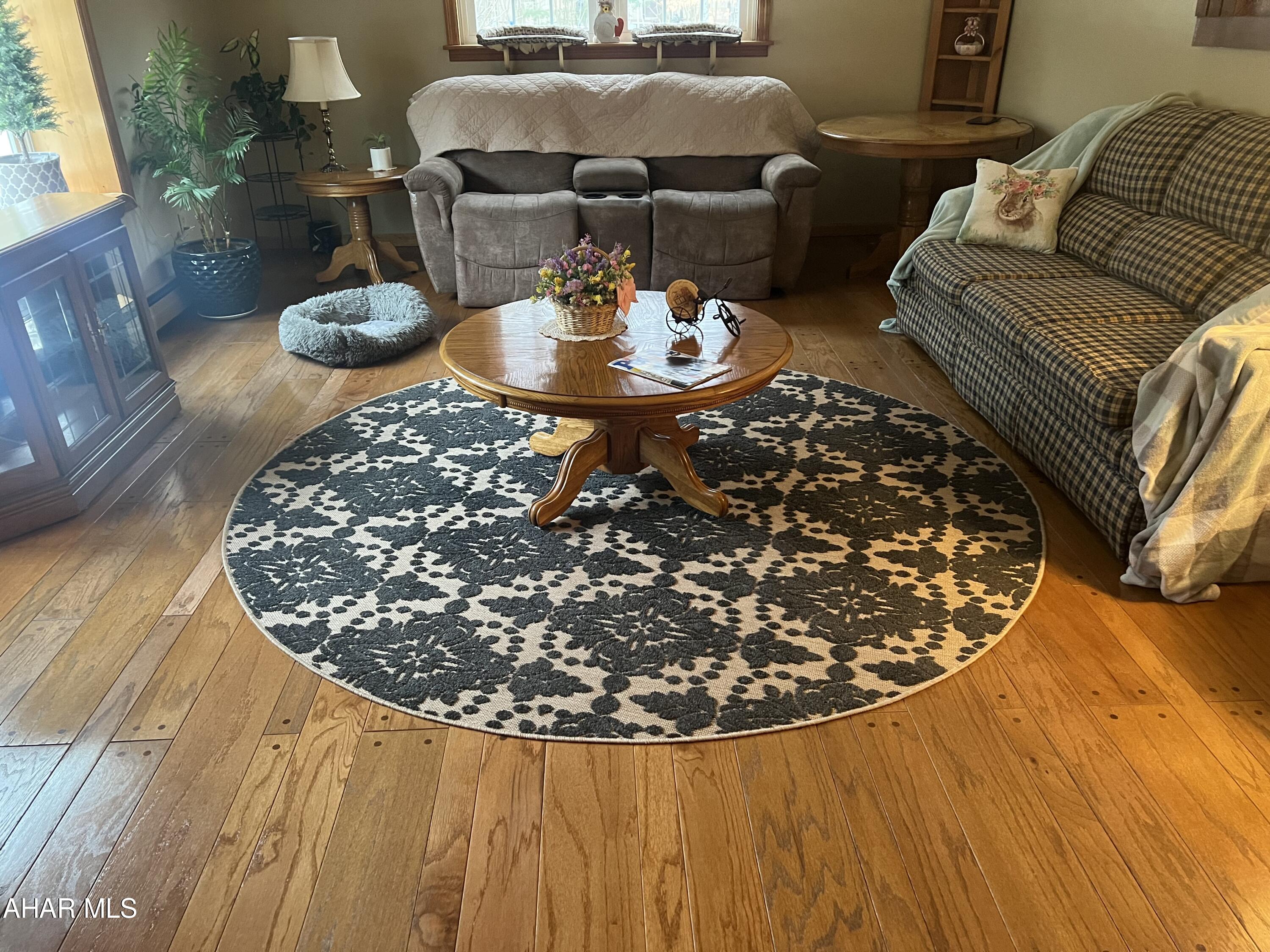 Glendale Yearound - Residential