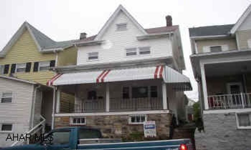 WELL MAINTAINED 2 BR FEATURES LARGE ROOMS, FORMAL DINING ROOM. NEWER FURNACE, ELEC., ROOF & WINDOWS.