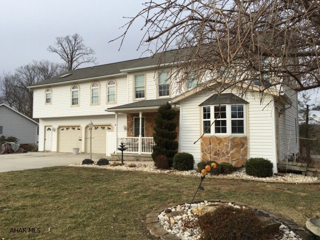 Lakewood Manor - Residential