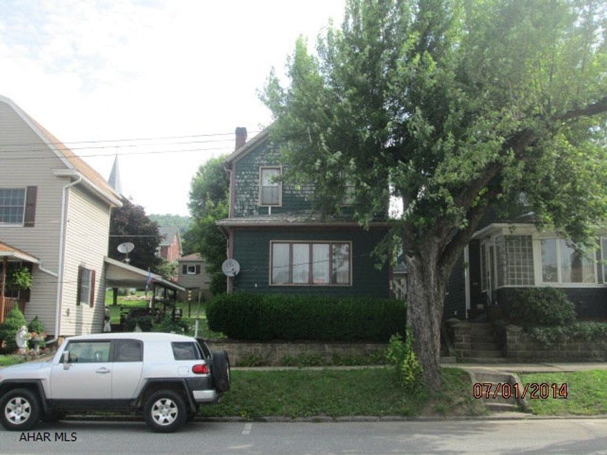 hardwood floors, great starter home, good mechanics