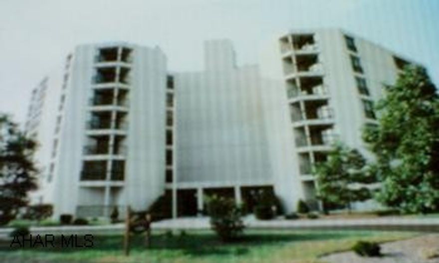 2nd floor Parkview condo with the most desirable corner unit. Totally renovated, 2 BR, 2 BA, LR, dining area, KIT, laundry area, 3 balconies - all screened in. Top security! Call Bob 931-9379. 2nd floor Parkview condo with the most desirable corner unit. Totally renovated, 2 BR, 2 BA, LR, dining area, KIT, laundry area, 3 balconies - all screened in. Top security! Call Bob 931-9379.