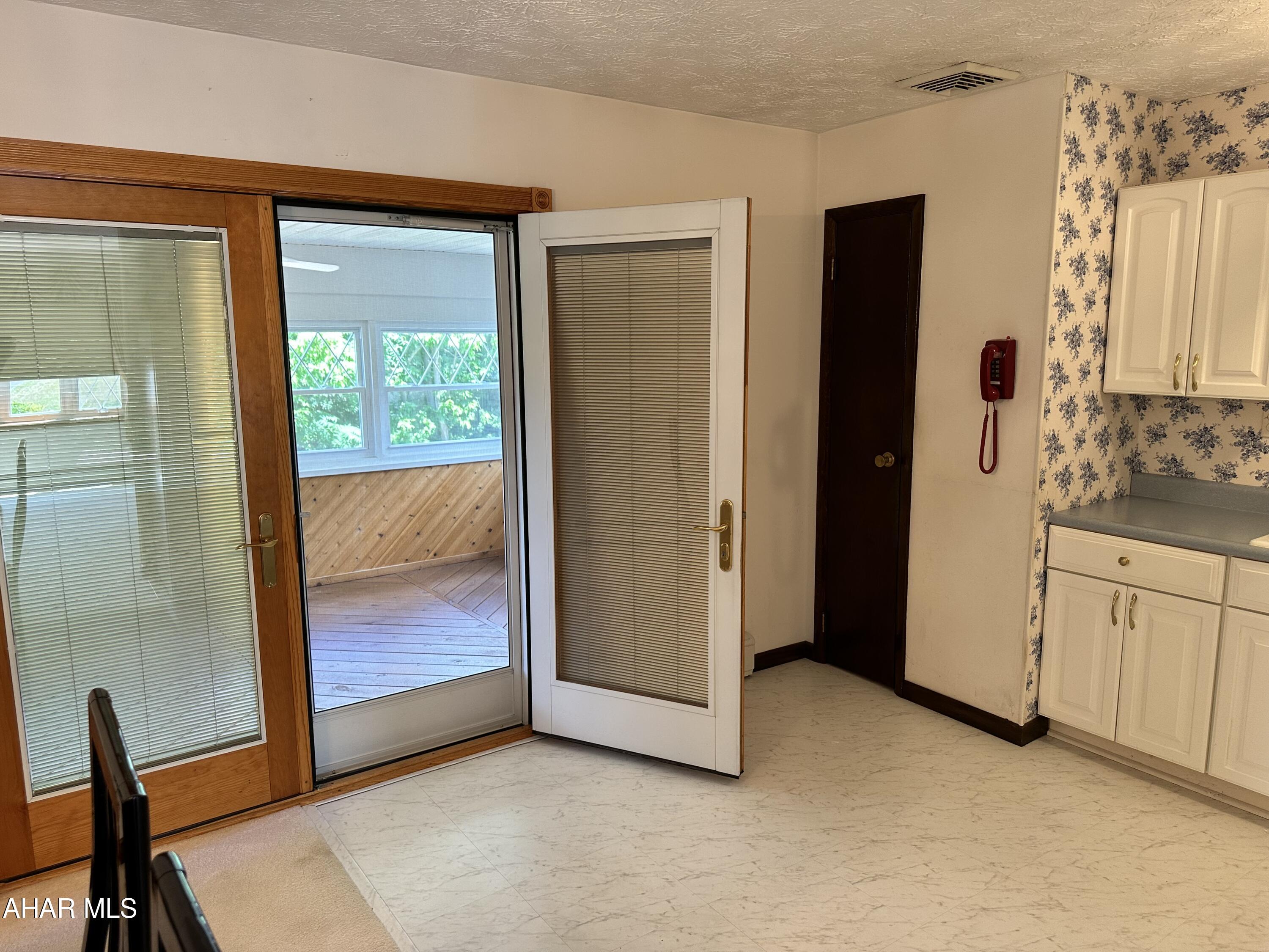 Rolling Hills - Residential