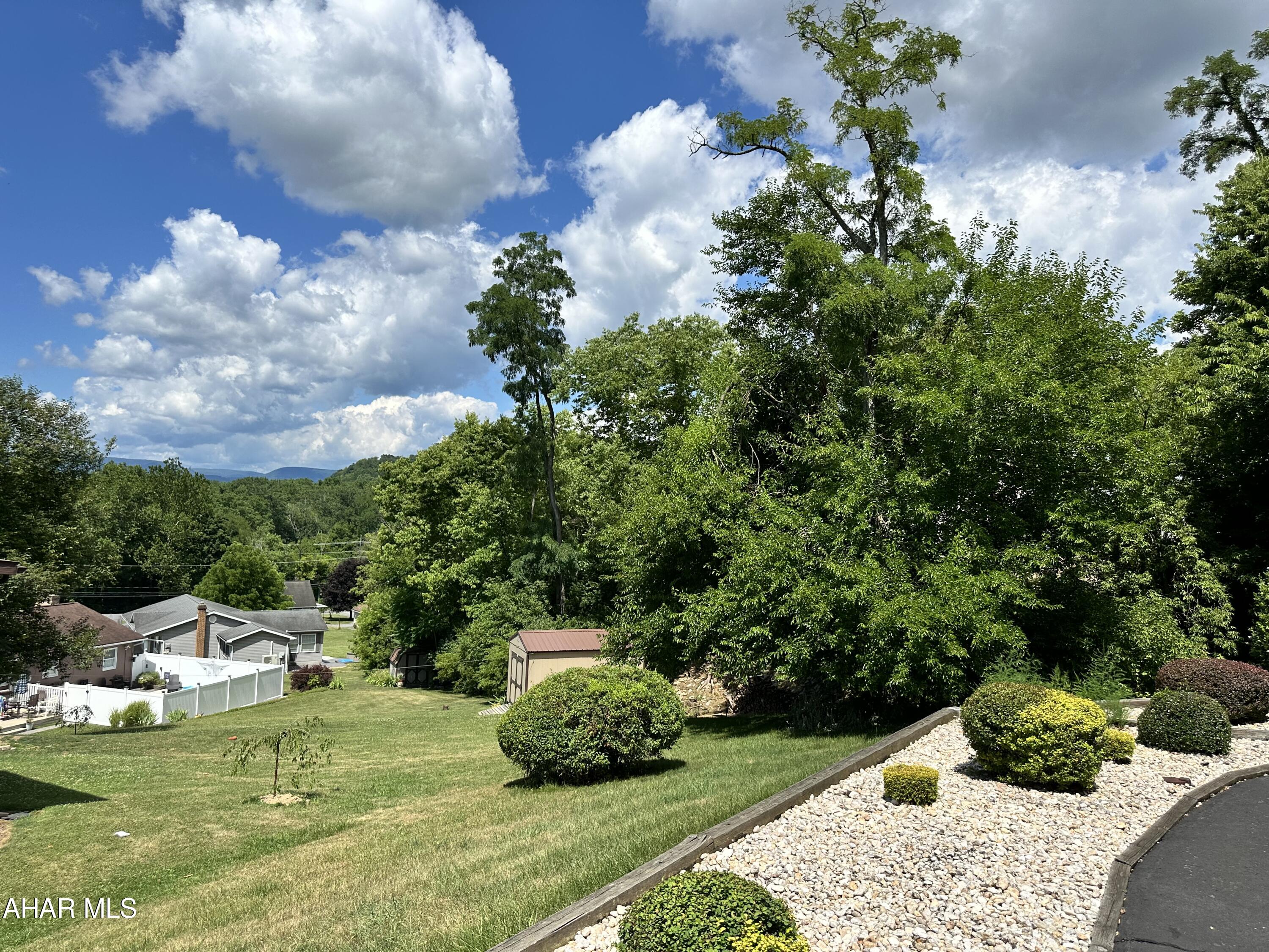 Rolling Hills - Residential