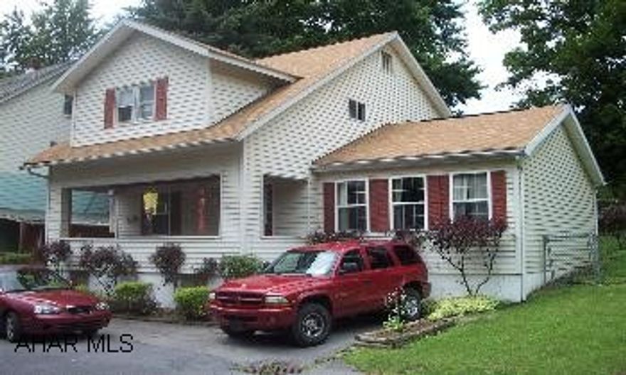 NIce 2 story in quiet neighborhood.  Beautiful kitchen with island, large living room with vaulted ceilings and fireplace.  First floor laundry.  New furnace and central air.  Low taxes.