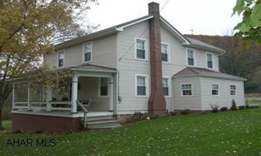 North of Hopewell in the NBC school district.  Immaculate 3 bedroom with lots of updates all done within the past 3 years.  New plumbing, tilt-in windows, new roof and new siding.  Hardwood floors throughout.  Excellent wildlife, property borders Yellowcreek.