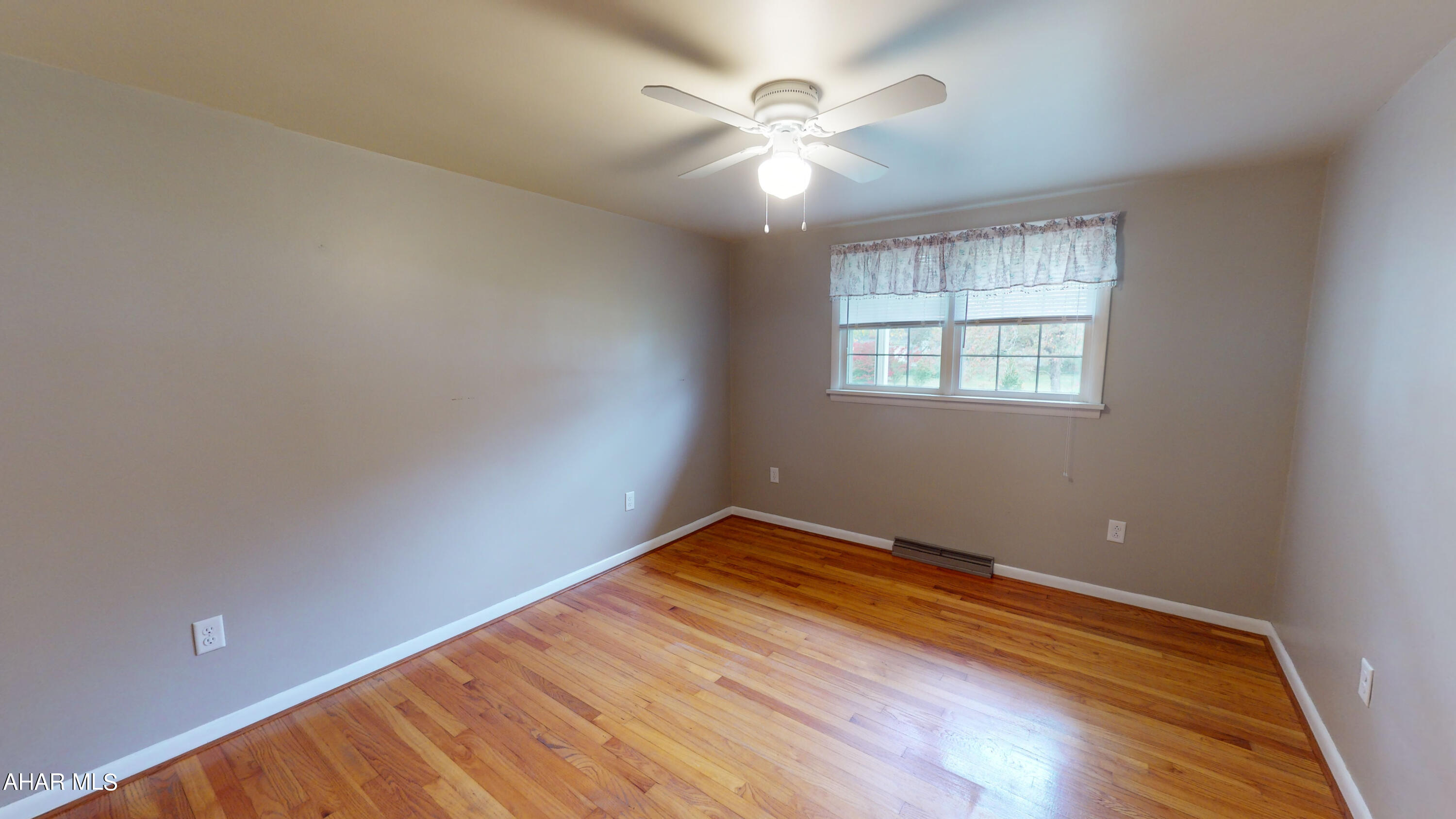 Foot of Ten - Residential