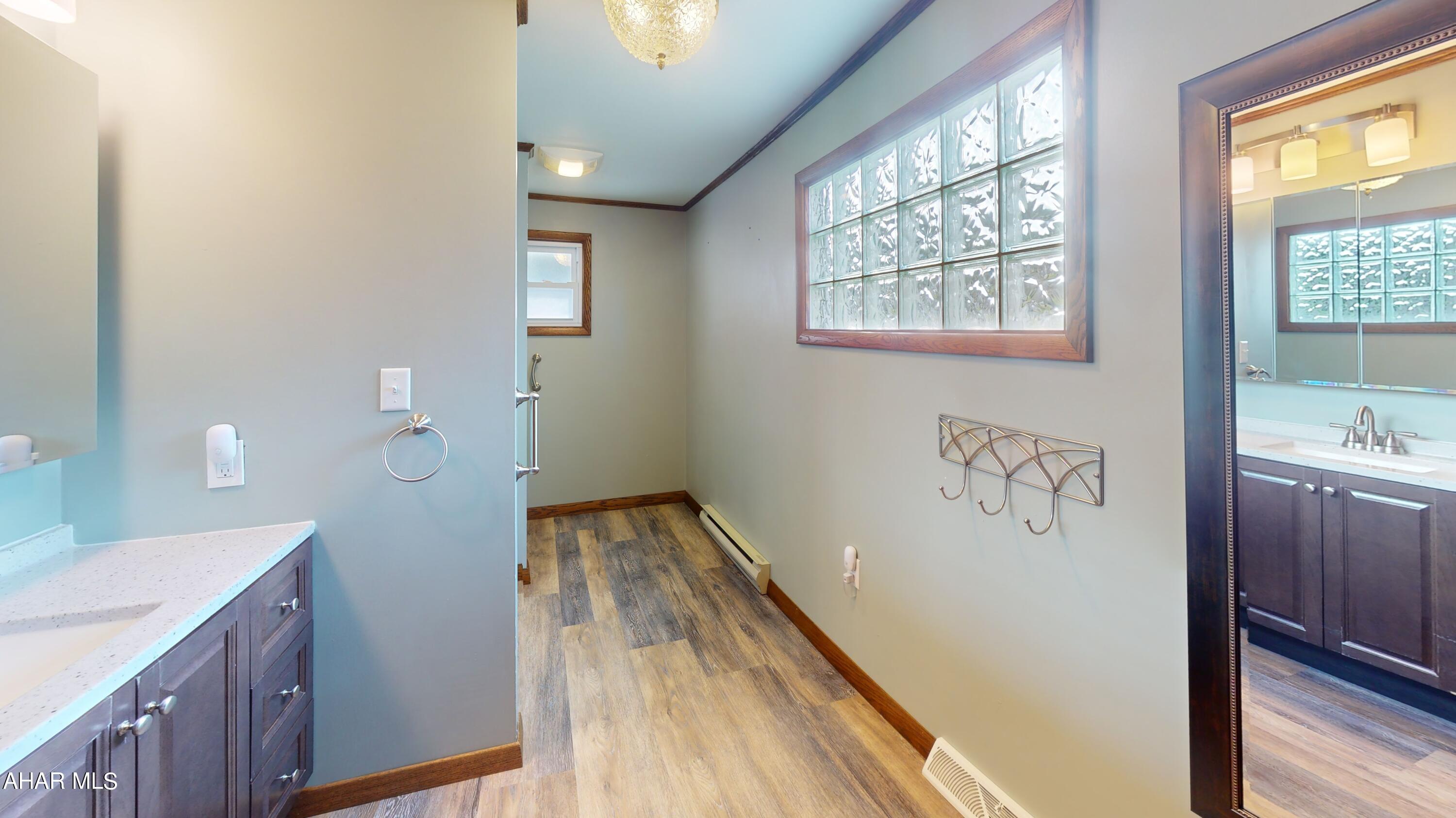 Foot of Ten - Residential