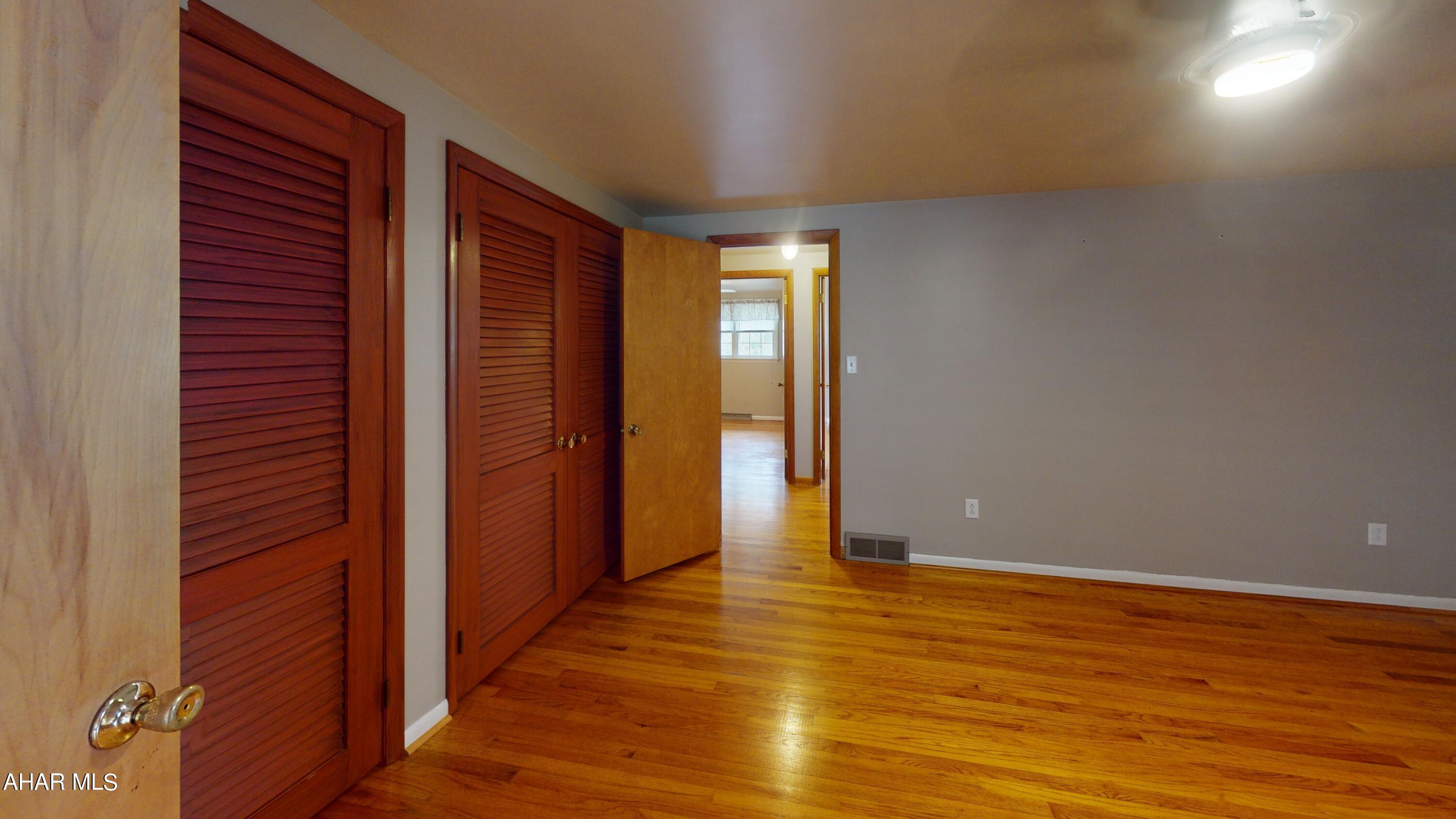 Foot of Ten - Residential