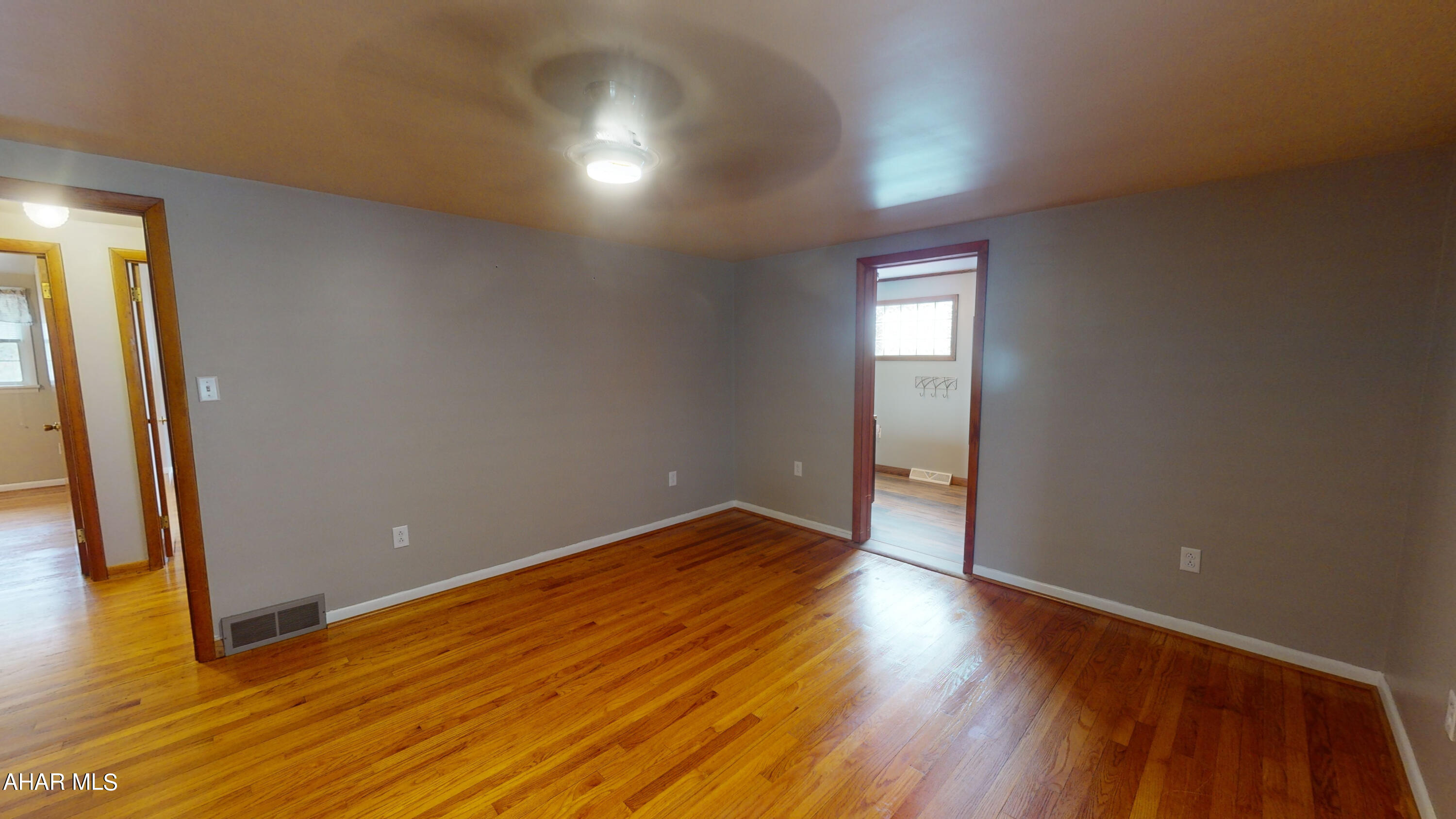 Foot of Ten - Residential