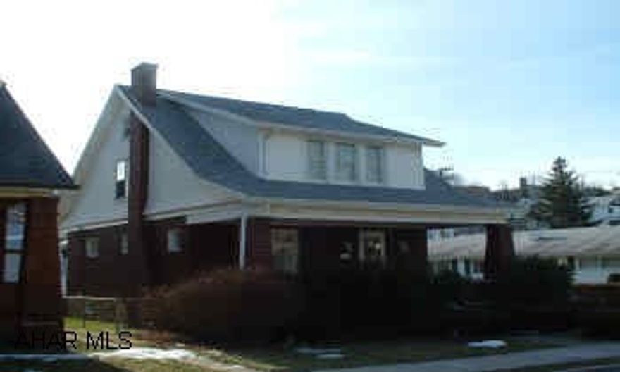 METICULOUS FAMILY HOME IN FAIRVIEW.  DOUBLE LOT WITH TWO CAR GARAGE.  NEW WINDOWS AND ROOF.  FRONT AND BACK PORCHES. LIVING ROOM, DINING ROOM AND BEDROOMS ARE VERY NICE SIZED