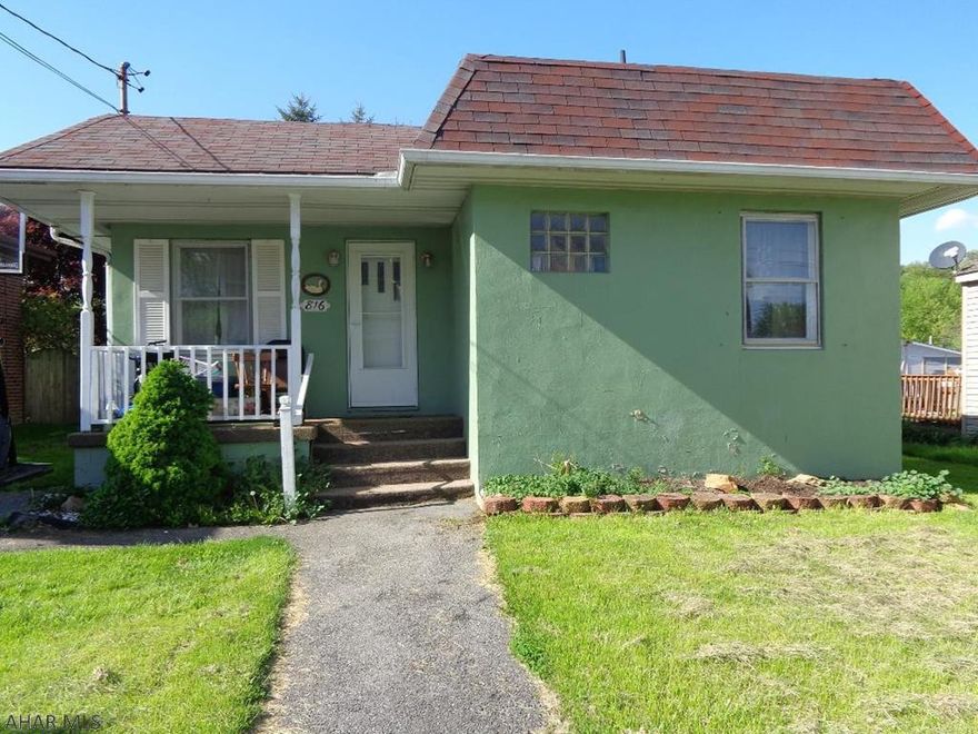 Cozy 1 story 2 Bedroom 1 Bath with a nice fenced in yard.